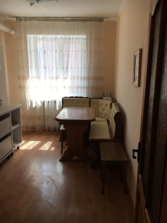 Galytska Apartment Ivano Frankivsk Bagian luar foto