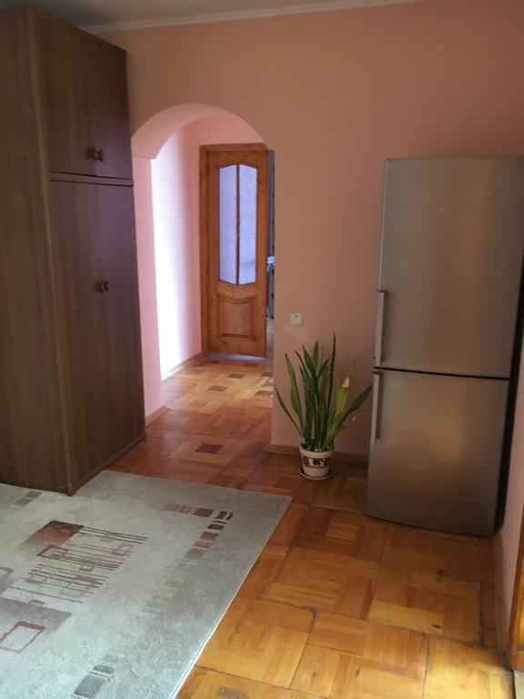 Galytska Apartment Ivano Frankivsk Bagian luar foto